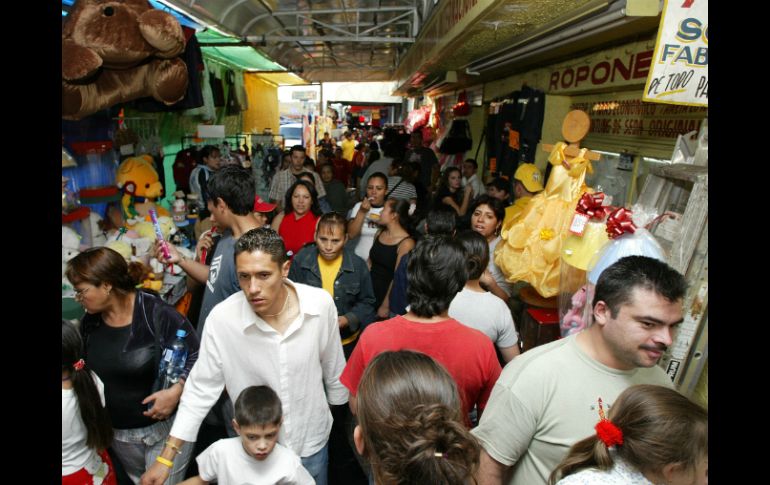 Los amantes de las ofertas son cazadores de cupones, promociones y todo lo que los ayude a obtener un mejor valor por su compra. EL INFORMADOR / ARCHIVO