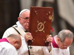 Según el Papa Francisco, la Nochebuena muestra a los cristianos el camino a seguir para alcanzar la meta. AFP / G. Borgia