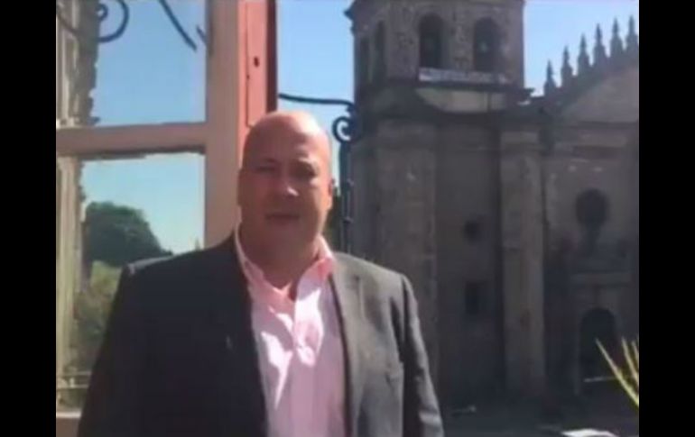 Enrique Alfaro, compartió un video donde deseó un 2016 lleno de éxitos y esperanza. FACEBOOK / EnriqueAlfaroR