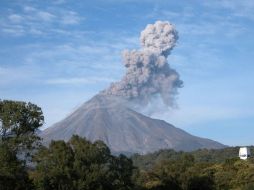 La actividad del Momotombo, se registra 25 días después de que experimentara su primera erupción en 110 años. EL INFORMADOR / ARCHIVO