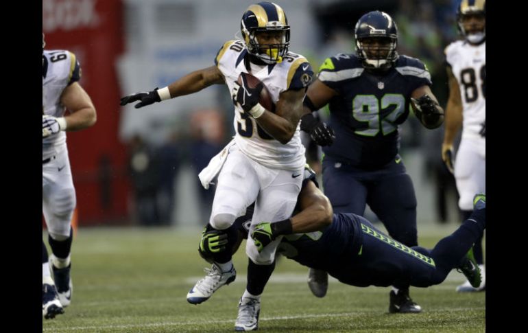 Todd Gurley hizo una anotación en un acarreo de dos yardas cuando quedaban casi once minutos y con ello ganaron. AP / J. Froschauer