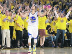 Stephen Curry se ha convertido en el pilar de la ofensiva de los Warriors. AP / B. Margot