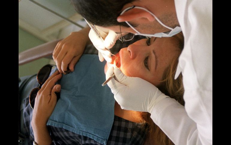 Para mantener la limpieza de los dientes es necesario acudir con un dentista. EL INFORMADOR / ARCHIVO