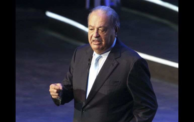 Carlos Slim perdió 19,600 MDD. NTX / ARCHIVO