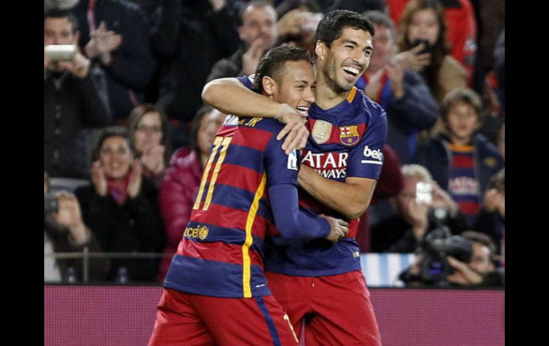 El Barcelona redondeó la noche con un gran gol iniciado con un contragolpe de Neymar y finalizado por Suárez. AP / E. Morenatti