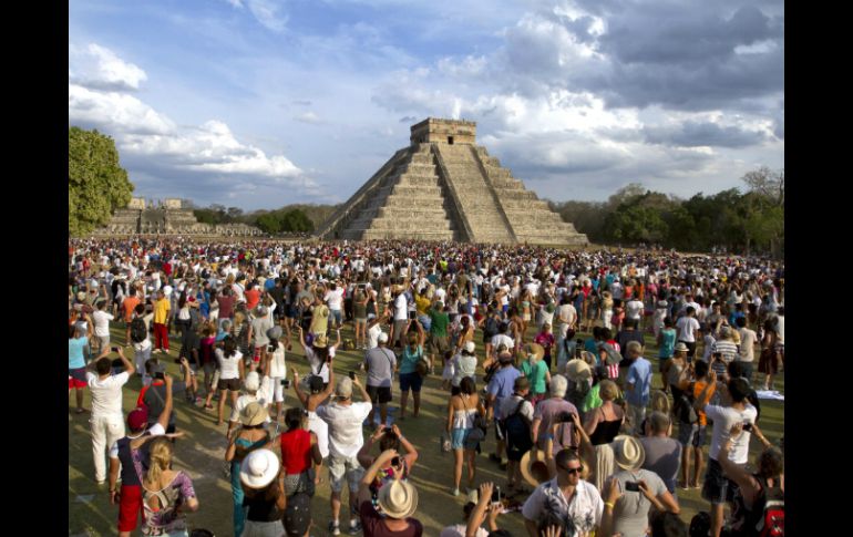 Los artesanos buscan que se reconozca formalmente su espacio de trabajo al interior de la zona arqueológica. NTX / ARCHIVO