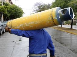 Así, el tanque de 20 kilogramos del gas LP en esa zona costará 290.60 pesos en el primer mes de 2016. EL INFORMADOR / ARCHIVO