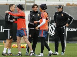 En Mestalla se vivirá un duelo entre dos equipos en dificultades. EFE / J. Cárdenas