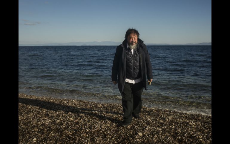 Ai Weiwei de 58 años, pasó esta semana visitando los centros de acogida de inmigrantes. AP / S. Palacios