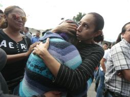 Jesús Zambrano expresa su solidaridad para los familiares de la alcaldesa Gisela Mota. AFP / P. Pardo