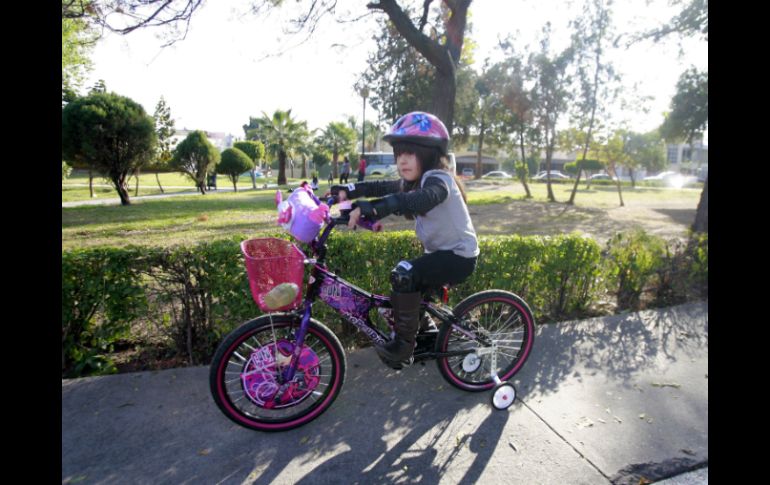 Para ños niños de seis a ocho años los más apropiados son los juegos de memoria, bicicletas y equipos para cualquier deporte. EL INFORMADOR / ARCHIVO