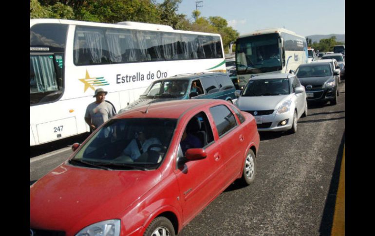 Caminos y Puentes Federales informó que hay tránsito lento con dirección al DF debido al regreso de vacacionistas. NTX / ARCHIVO