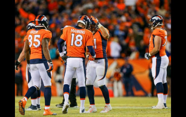 Los Broncos aseguraron la cima de la Americana pese a que se enfilan a la postemporada con un dilema de quarterback por resolver. AFP / J. Edmonds