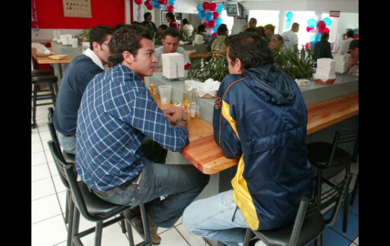 El sector restaurantero del Estado cuenta con 450 mil mesas para atender a los comensales. EL INFORMADOR / ARCHIVO