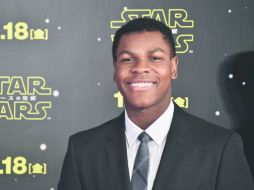 Sonriente. John Boyega celebró su nominación al Bafta como Mejor actor revelación del año. ESPECIAL /