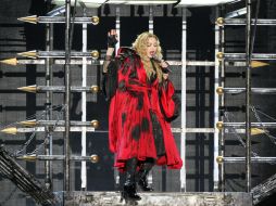 Madonna rompió momentáneamente su estricta dieta para disfrutar un trozo del pan. NTX / P. Sánchez