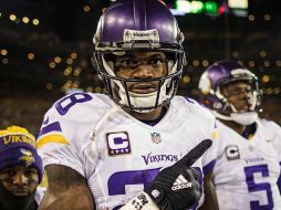 Peterson tuvo que abandonar el partido del domingo pasado ante Green Bay debido a la lesión, pero pudo regresar al final. TWITTER / @AdrianPeterson