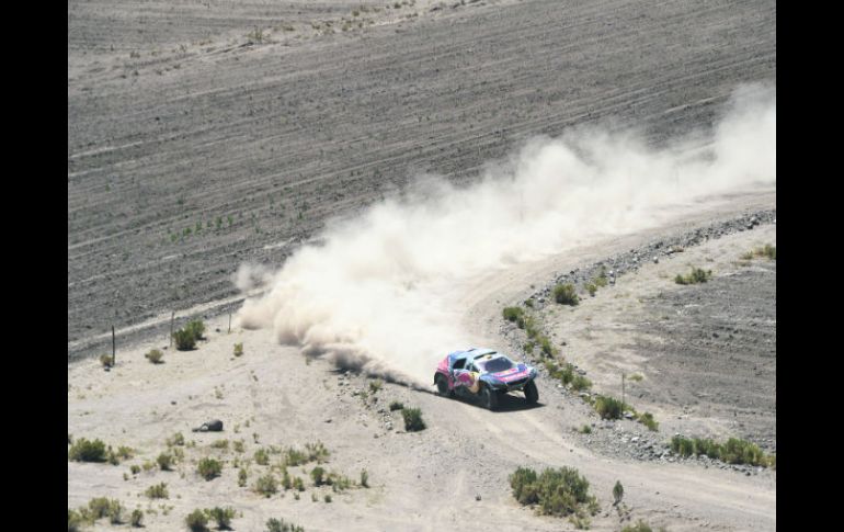 Salado. El francés Stephane Peterhansel ganó la sexta etapa del Rally Dakar. AP /