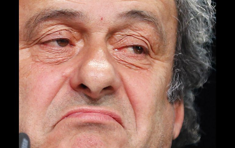 Blatter y Platini (foto) fueron suspendidos por un pago que hizo la FIFA a Platini en 2011, autorizado por Blatter. AP / ARCHIVO