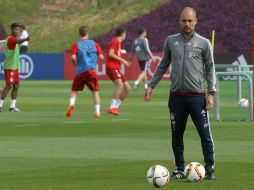 Guardiola autorizó la salida de Touré del Barcelona en 2010. AFP / K. Jaafar