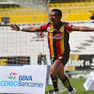 Leones Negros gana en su debut del Clausura 2016