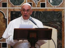 Francisco recibió a decenas de diplomáticos en la Sala Regia del Palacio Apostólico del Vaticano. EFE / A. Bianchi