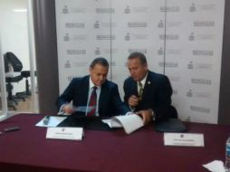 Imagen de la firma de convenio entre la Secretaría del Trabajo y el Consejo de Colegio de abogados. TWITTER / @hecpizano