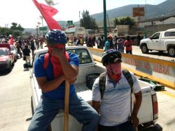 Luego de ir al Congreso, el movimiento bloqueó de manera intermitente la Autopista del Sol por un lapso de media hora. SUN / ARCHIVO