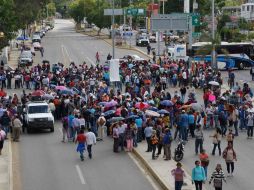 Unos 300 mentores reclamaron al gobernador Héctor Astudillo Flores la política de descuentos. SUN / ARCHIVO