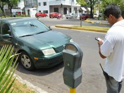 La mayoría de los funcionarios omitieron hacer el pago del estacionómetro. EL INFORMADOR / F. Atilano