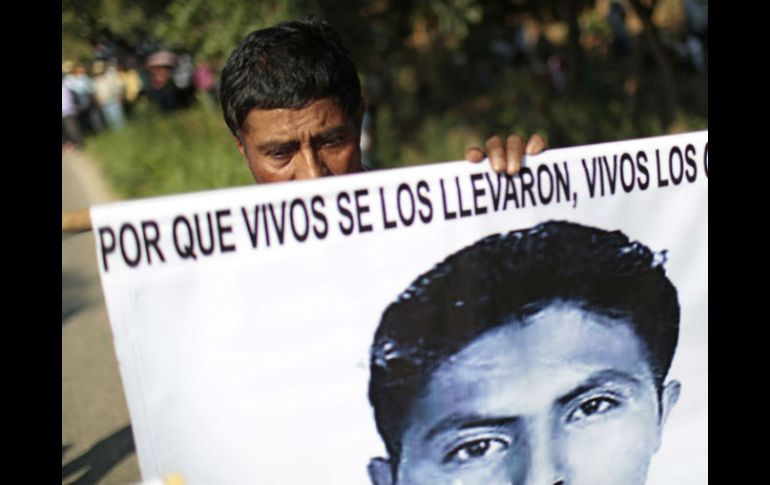 Demandaban la presentación con vida de los 43 normalistas desaparecidos en Iguala. AFP /