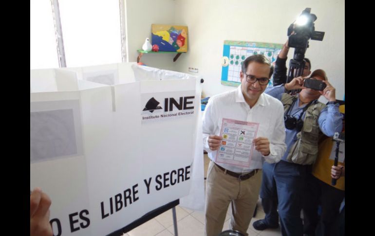 José Ignacio Peralta, candidato alianza de PRI-PT-Verde y Panal. EFE /