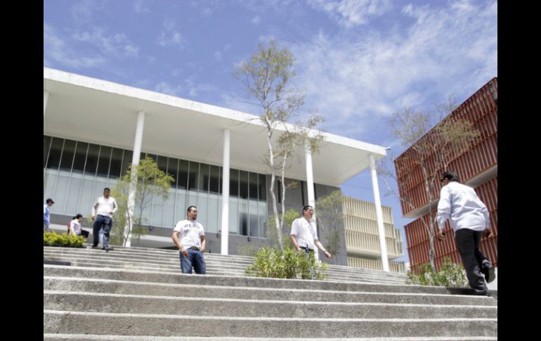 El cobro del estacionamiento de Ciudad Judicial no se realiza todavía porque el TAE ordenó suspender el proceso de licitación. EL INFORMADOR / ARCHIVO