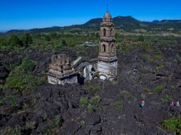 No hubo ni un sólo muerto, pero ambos poblados desaparecieron, sólo quedó en pie la torre y el campanario de una iglesia. AFP / M. Vázquez