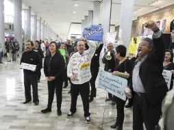 Los ex empleados piden respeto a sus derechos humanos, que los dejen trabajar y les paguen el saldo restante de sus jubilaciones. EL INFORMADOR / ARCHIVO