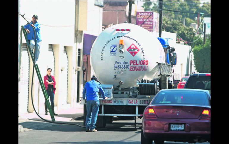 Aumento. Entre los productos que subieron de precio se encuentra el gas doméstico LP. EL INFORMADOR / R. Tamayo