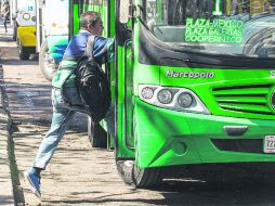 El hecho de subir al camión puede convertirse en una auténtica pesadilla. EL INFORMADOR / A. Camacho