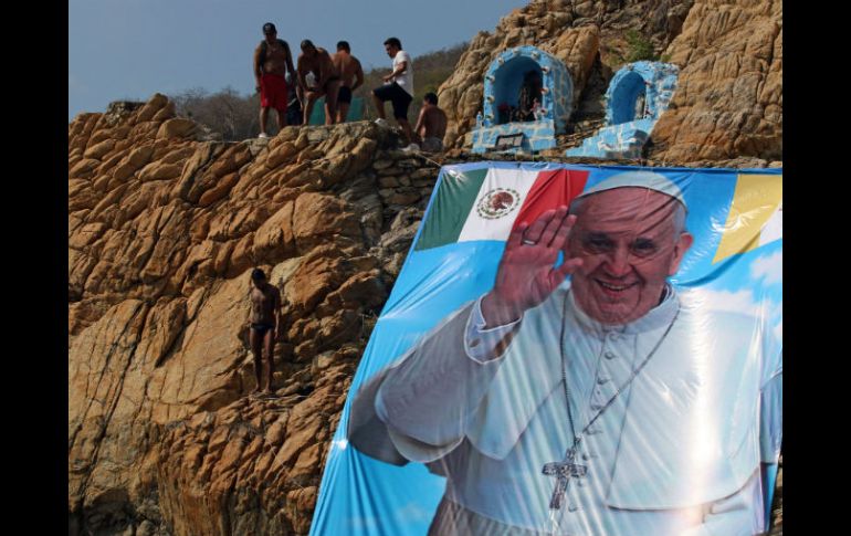 Imagen del papa Francisco en La Quebrada. El sumo pontífice estará en México del 12 al 17 de febrero. AFP /