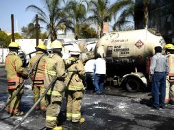 El siniestro se debió a una falla mecánica por la falta de frenos de la unidad cargada de gas provocó 16 lesionados. SUN / ARCHIVO