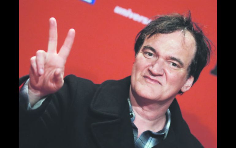 De viaje. Tarantino visitará México el 4 de febrero para promocionar “The hateful eight”; llega en compañía de Demian Bichir. AP /