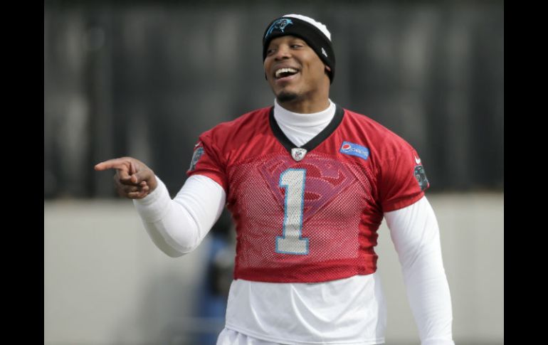 Cam Newton. El quarterback de Panthers en la práctica de ayer rumbo al Super Bowl. AP / C. Burton