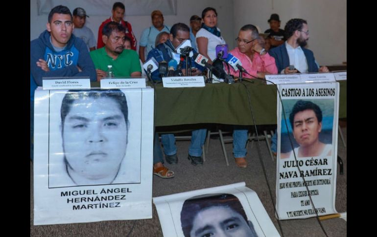 Durante la movilización en Morelia, los familiares de los normalistas lamentan que no se deje interrogar a militares. AFP / ARCHIVO