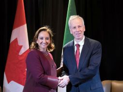 La titular de la SRE y el ministro de Exteriores canadiense mantuvieron un encuentro privado en Ottawa. AFP / F. Cassisi