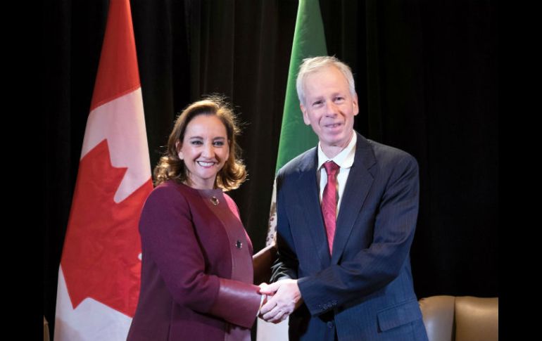 La titular de la SRE y el ministro de Exteriores canadiense mantuvieron un encuentro privado en Ottawa. AFP / F. Cassisi