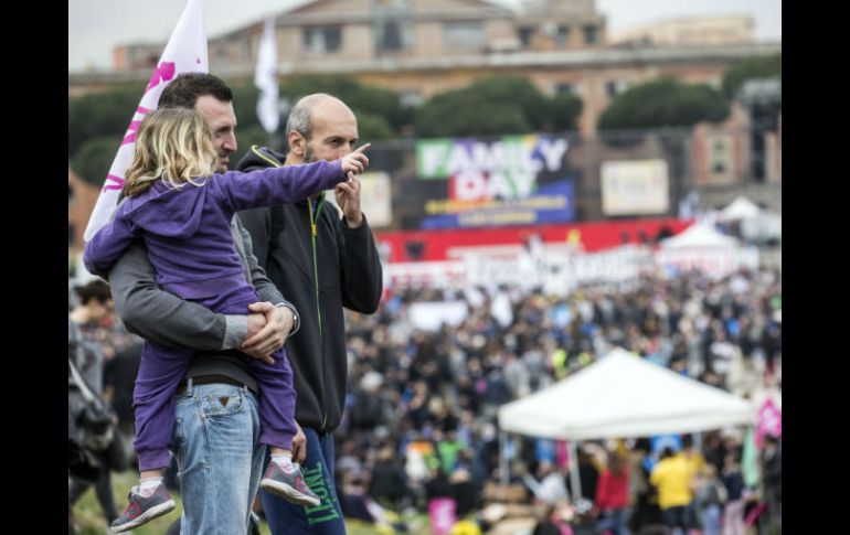 El gobierno italiano pretende que el matrimonio homosexual sea reconocido como familia. EFE / A. Di Meo