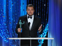 Leonardo Di Caprio obtuvo el premio venciendo a sus colegas Bryan Cranston, Johny Depp y Eddie Redmayne. AP / V. Bucci