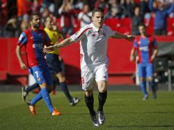 Kevin Gameiro anotó antes de que se cumpliera el minuto de juego. EFE / J. Muñoz