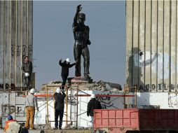 En los próximos meses se seguirán retirando más monumentos y cambiando el nombre de calles y plazas vinculadas a la dictadura. AFP / C. Manso