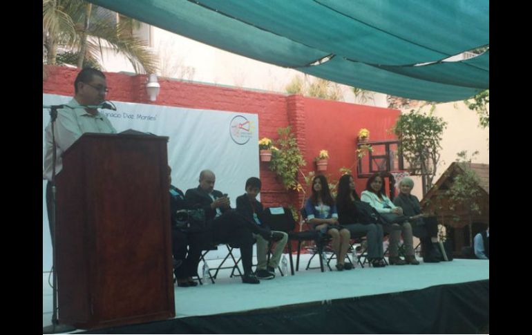 El titular de la Secretaría de Educación Jalisco, Francisco Ayón López, celebra la integración de la comunidad educativa. TWITTER / @pacoayon