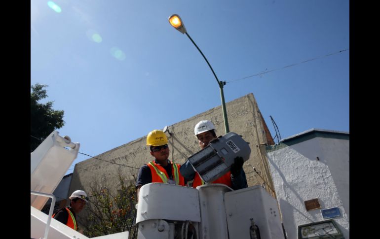 En El Santuario 20 manzanas serán intervenidas con 97 nuevas luminarias. EL INFORMADOR / M. Vargas